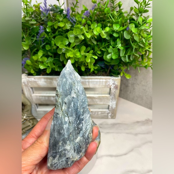 Beautiful Labradorite Freeform - Picture 4 of 5